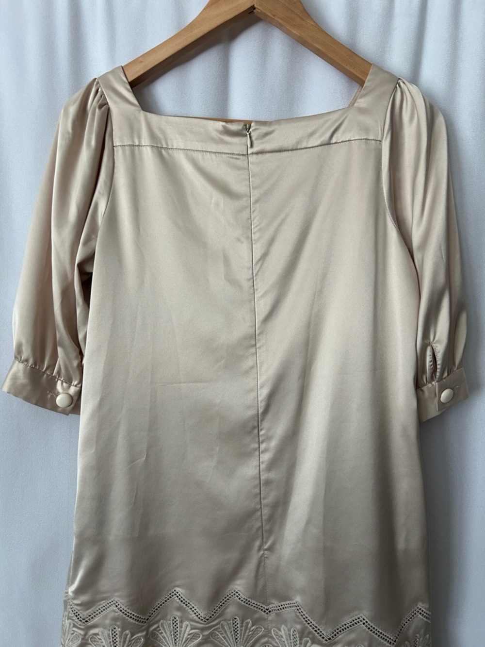 Chloé Luxurious Taupe Silk 3/4 Sleeve Floral Shift Sheath Mini Dress *Size 4* 🌺🌺 - Picture 6 of 9